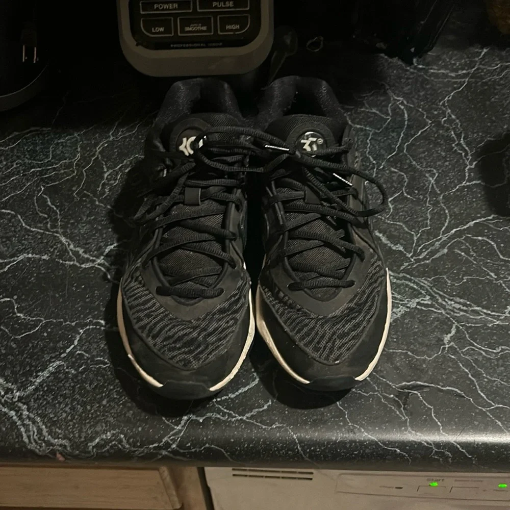 Kevin Durant 16s boardroom - Picture 1 of 4